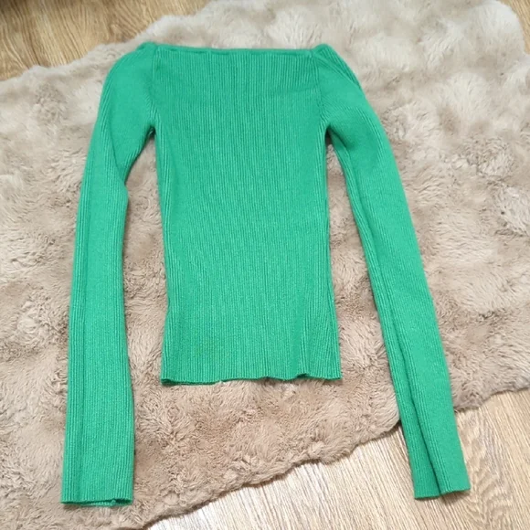 Green Off-Shoulder Ribbed Sweater - Picture 4 of 4